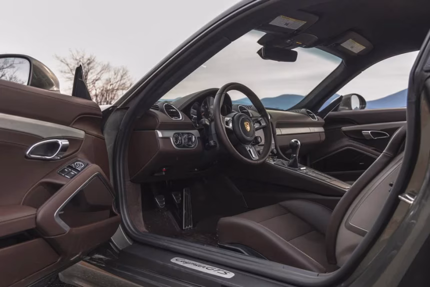 Porsche 718 Cayman: sportovní vůz, který vám nabídne moderní technologie, foto 3 | brand photo