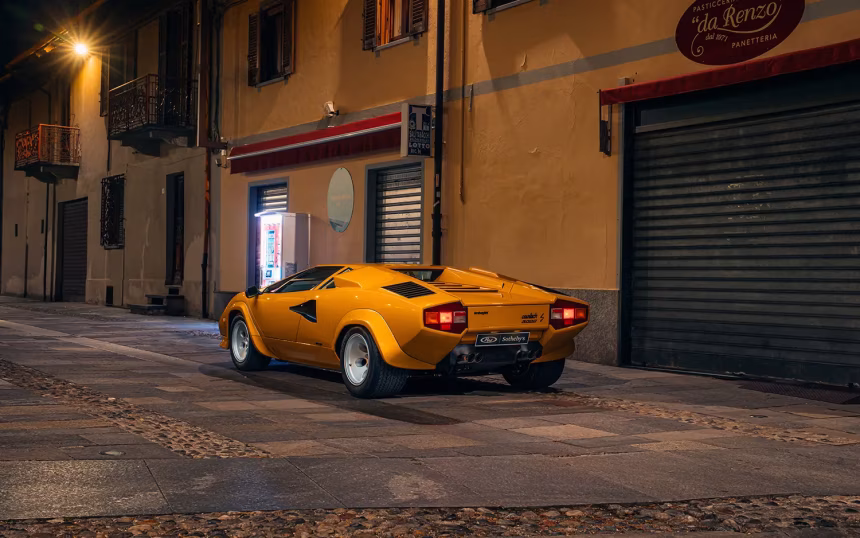 Ztracené Lamborghini Countach se vrací do aukční síně