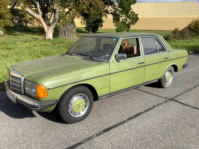Sedan. To je stodvacítka nebo žigujík.