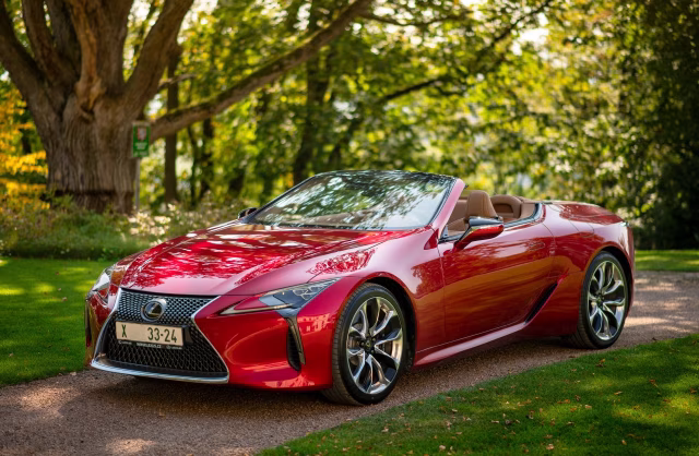 Lexus LC 500 Convertible - ženy zvolily luxusní vůz roku