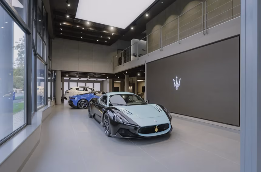 Maserati MC20 Leggenda připomíná vítězný závodní vůz, foto 1 | brand photo
