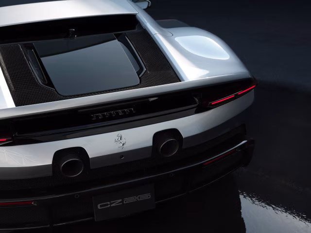 Seříznutá záď Ferrari CZ26