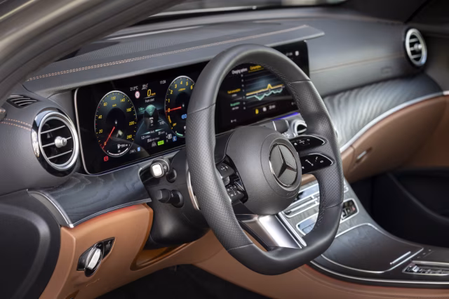 Mercedes-Benz E 300 de 4Matic - Pohodlný elegán