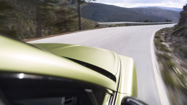 Znak Bentley na zádi elektrického modelu Torcal