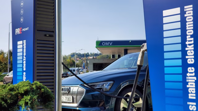 OMV u 44 čerpacích stanic nainstaluje dobíjecí stanice PREpoint
