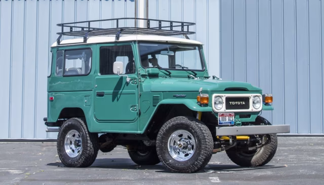 Originální Land Cruiser Toma Hankse jde do dražby