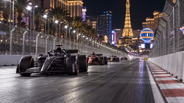 Generovaná ilustrace závodní stopy a vozu na okruhu v Las Vegas.