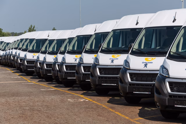 Česká pošta převzala 295 vozů Peugeot Boxer