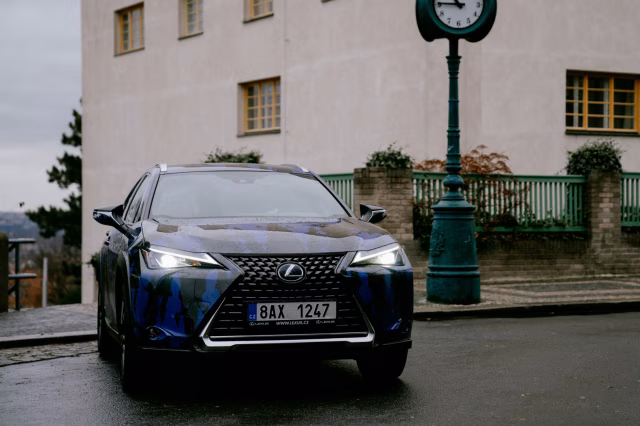 Lexus NX českého návrháře je jediný na světě a projíždí Prahou