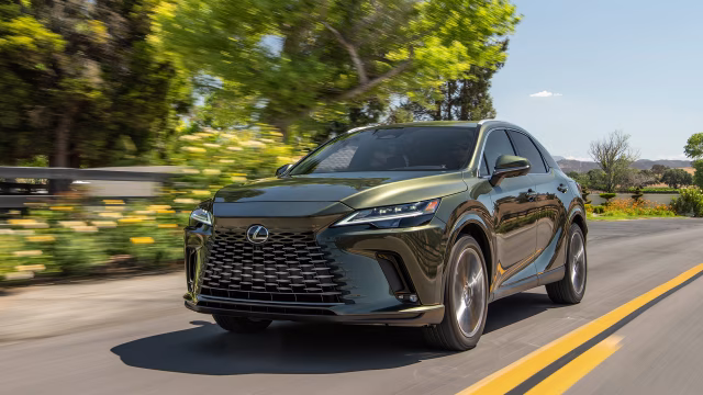 Zbrusu nový Lexus RX 450h+ plug-in hybrid dojede dál