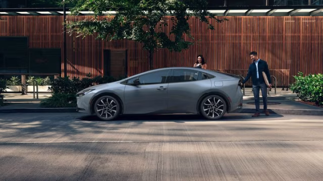 Aktuální studie GreenerCar umístila na první místo v žebříčku nejekologičtějších vozů hybridní automobil. Tento pohon si oblíbili zákazníci i carsharing společnosti