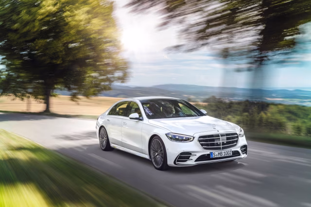 Mercedes-Benz posiluje pozici nejžádanější prémiové značky v ČR