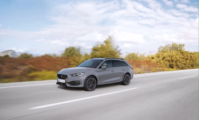 Nový model CUPRA Leon přichází na trh s elektrizujícími výkony
