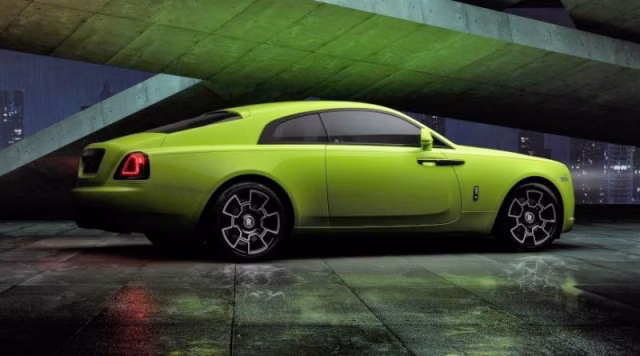 Nové odstíny ´NEON NIGHTS´ rozzáří Rolls-Royce